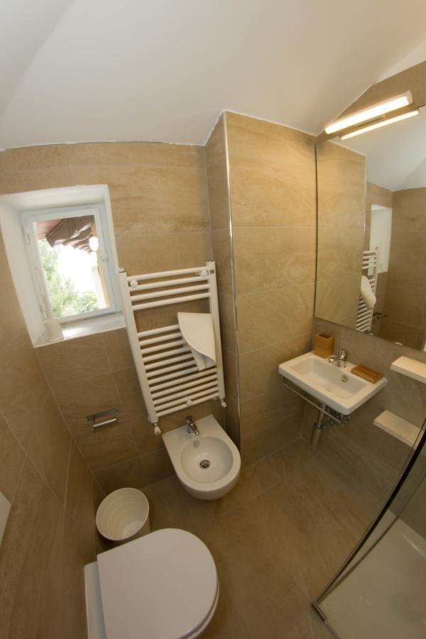 Residence Villa Ombrosa สโปตัวร์โน ภายนอก รูปภาพ